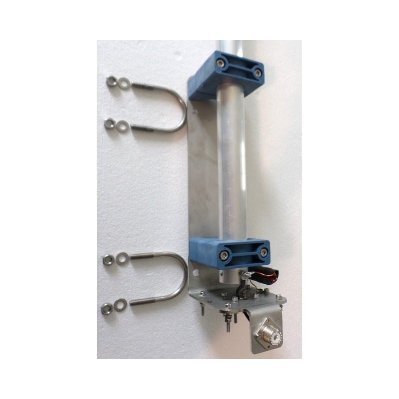 Base for vertical antennas